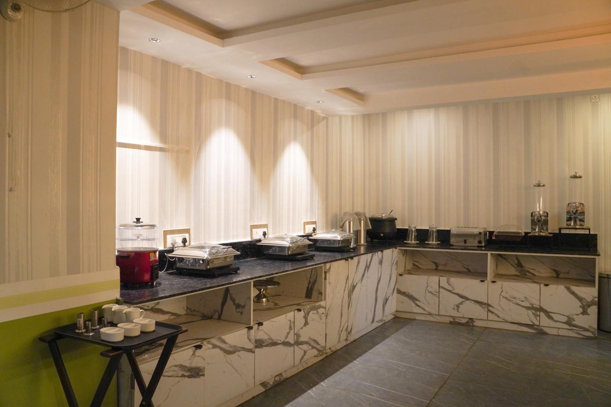 Ariena By Spree Hotels Goa Morjim Luaran gambar
