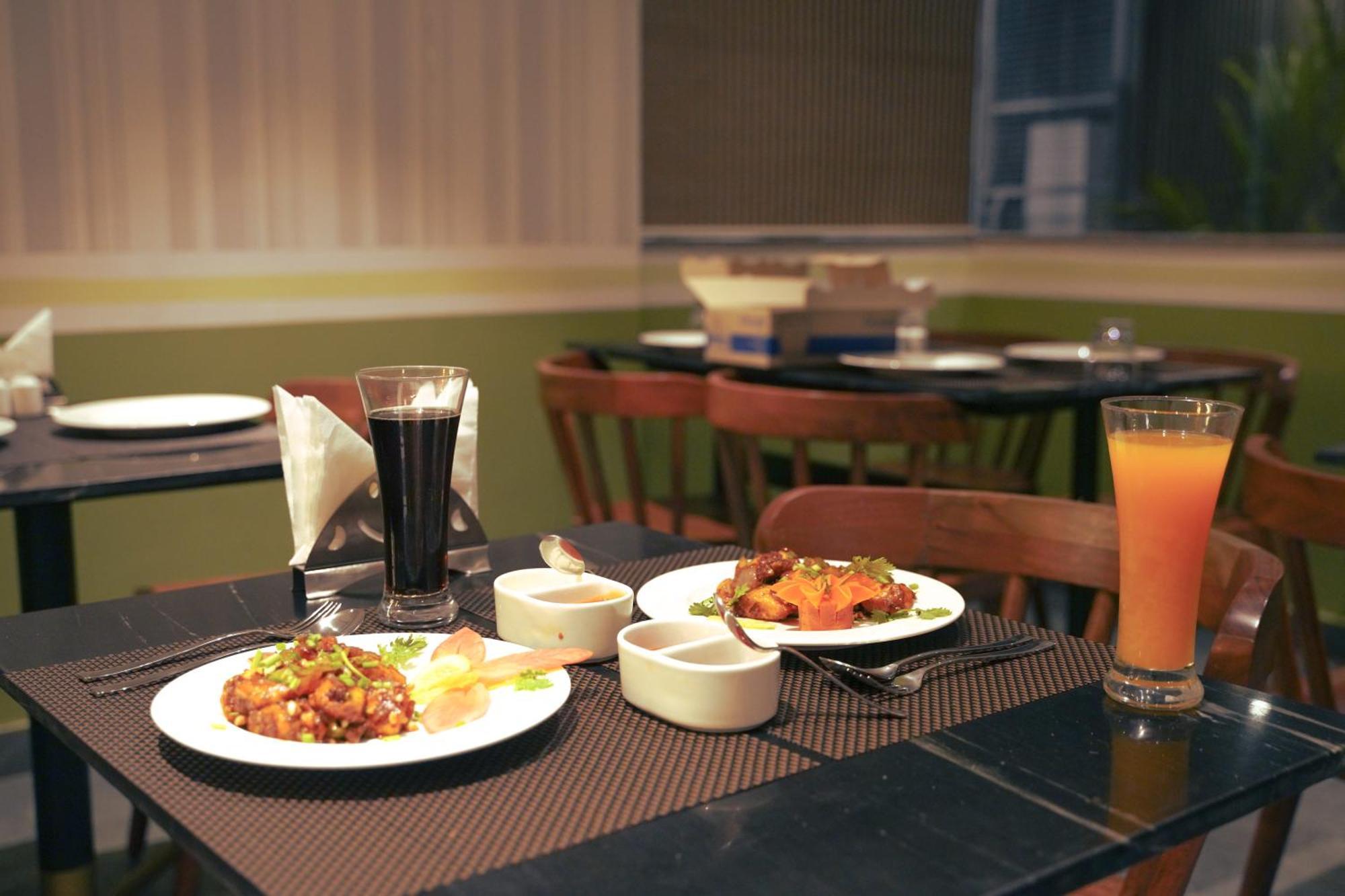 Ariena By Spree Hotels Goa Morjim Luaran gambar