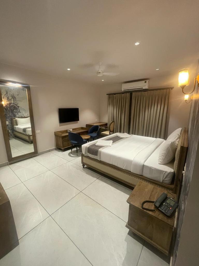 Ariena By Spree Hotels Goa Morjim Luaran gambar